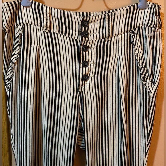 FREE PEOPLE size 6 pants NWOTS (well, plastic tags remain but no paper tag). - Picture 3 of 7